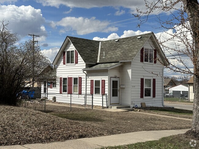 Building Photo - 3759 N Aldrich Ave Rental