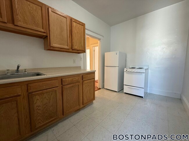 Building Photo - 1375 Commonwealth Ave Rental