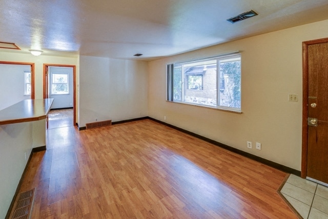 941 15th Street #1 Living Room - 941 15th Street