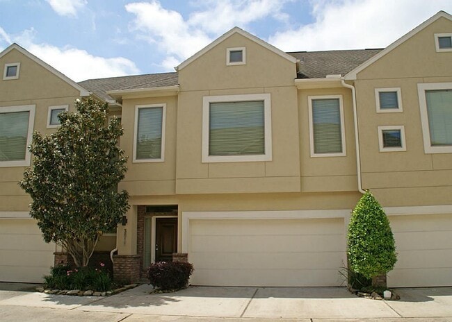 Photo - 3815 Center Plaza Dr Condo