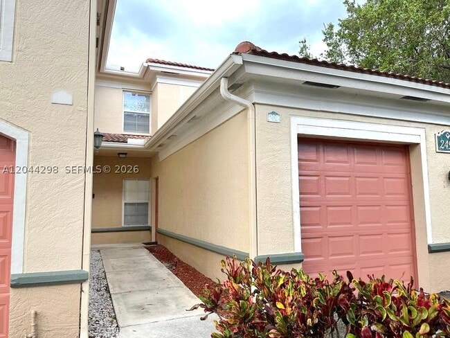 Building Photo - 2490 Centergate Dr