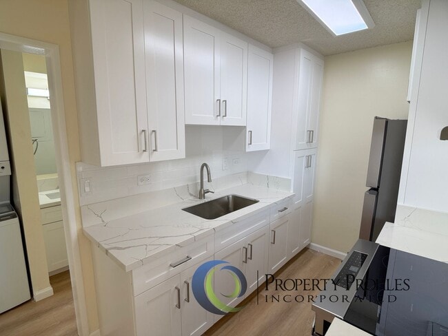 Photo - Hale Kulanui Condo - 1 bedroom, 1 bath unit with 1 assigned parking