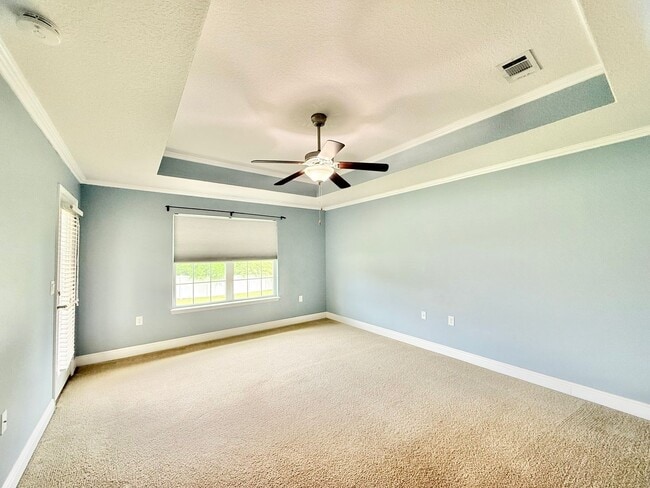 Photo - Spacious 4-Bedroom Home - Whisper Creek