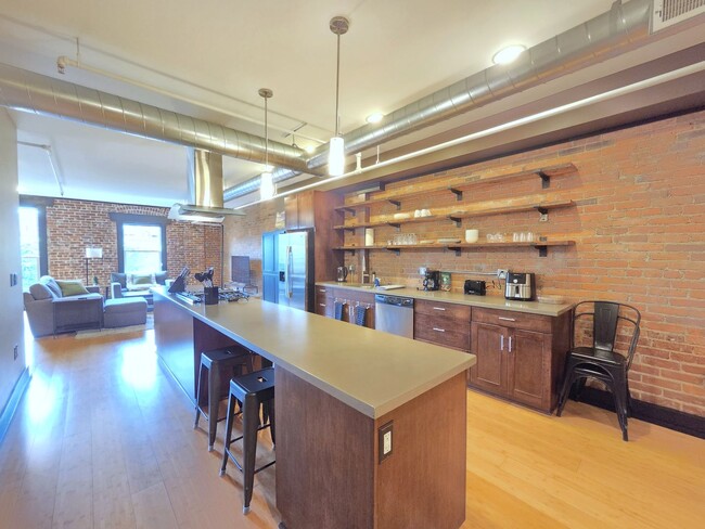 Photo - 401 W 1st Ave