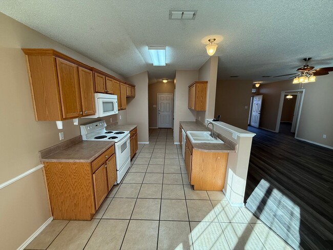 Photo - 6519 88th St