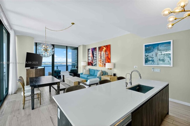 Photo - 480 NE 31st St Unidad 4407