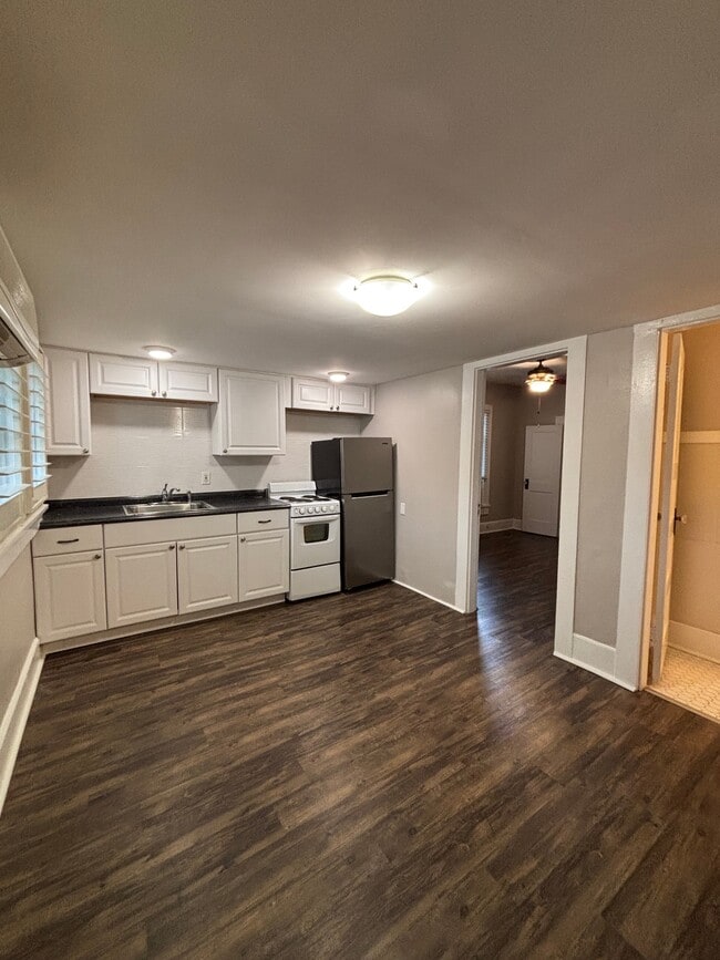 Photo - 1 Bed/1 Bath - Unit 4 Unit 4