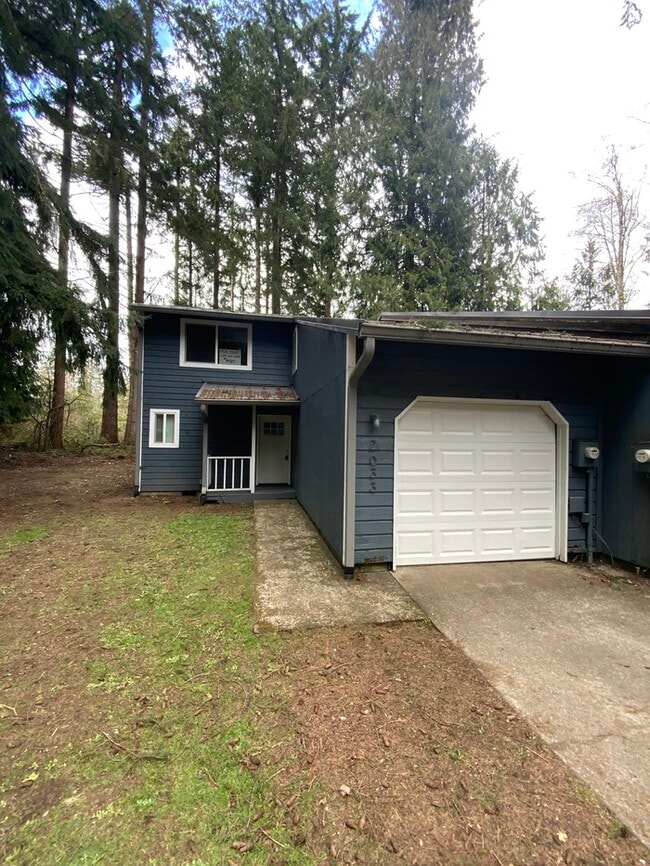 Photo - Olympia 3bdr 1.5 bath TOWNHOME 1 car garage 1 PET WELCOME