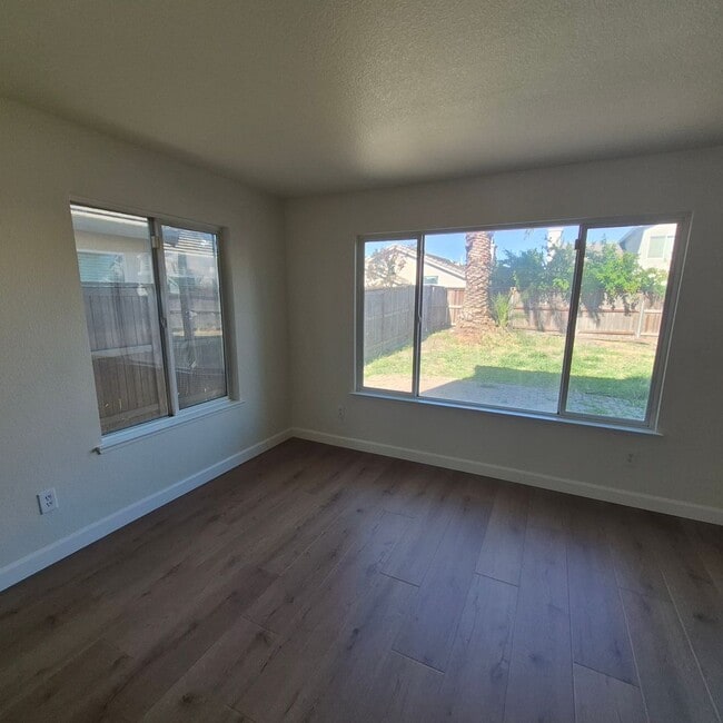 Photo - Spacious 4 bedroom Natomas home with Loft