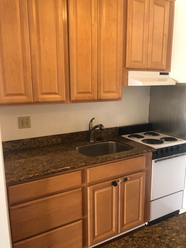 Photo - Beautiful one bedroom with grand Bay view’... Unit 426