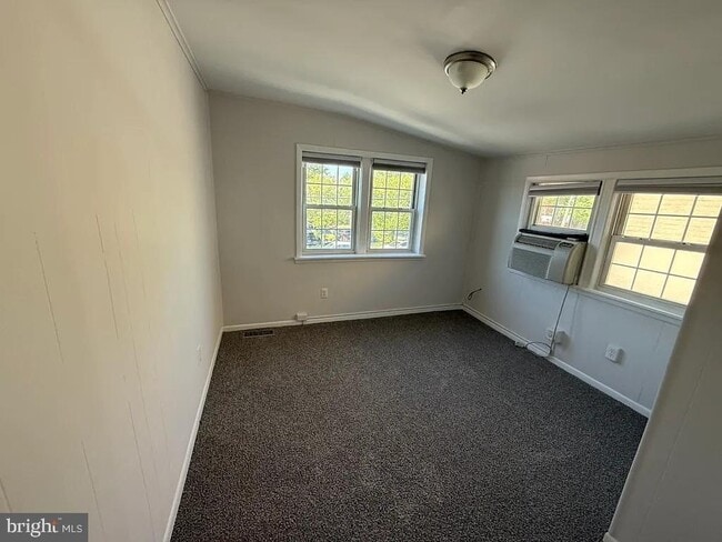 Building Photo - 2642 N Pershing Dr Unit 1