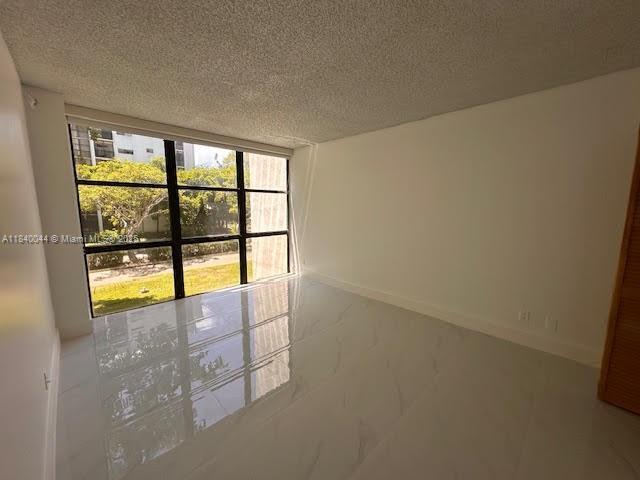 Building Photo - 17021 N Bay Rd Unit 221 Rental