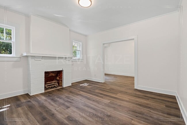 Photo - Charming 3 Bed 2 Bath Bungalow in Mobile