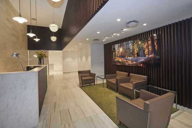 Photo - 222 W 14th St Unidad 5K