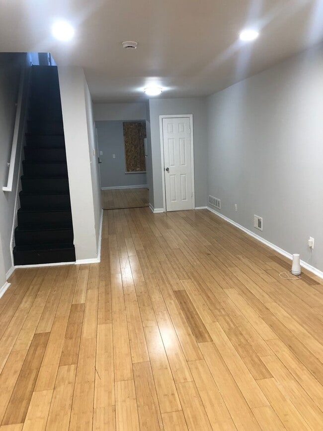 Photo - 2 bedroom 1 bathroom recently renovated in Baltimore city