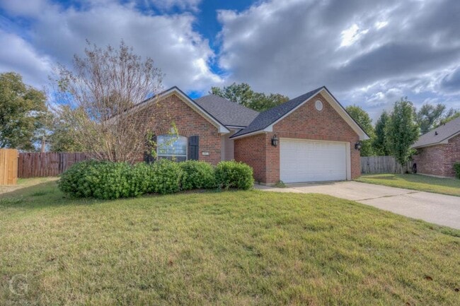 Photo - 407 Whitefield Ct