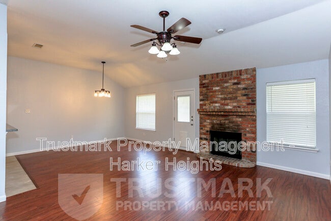Photo - 904 Ballard Dr