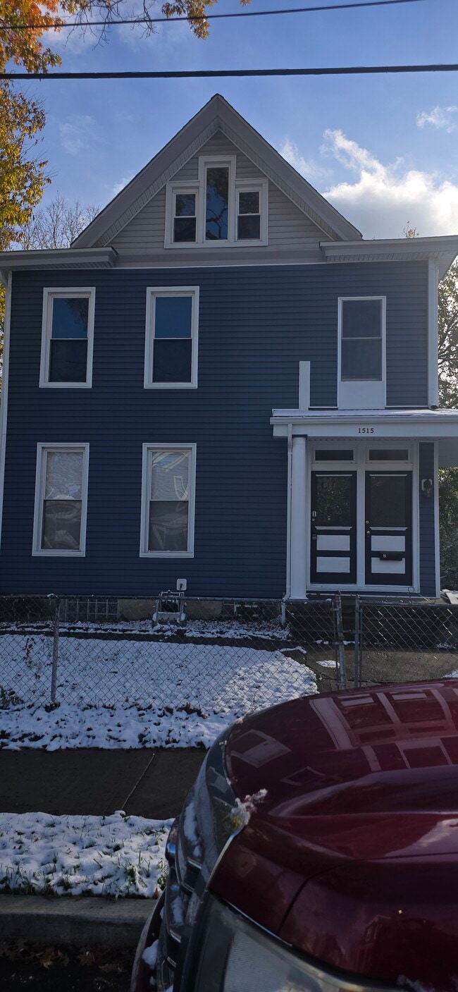 Building Photo - 1515 Lingo St Unit 1