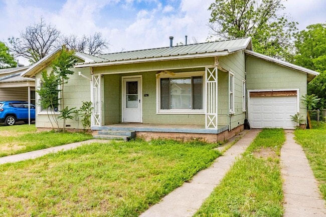 Building Photo - 1966 Matador St Rental