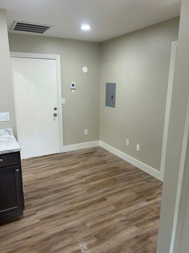 210 S Eaton St Unit 8