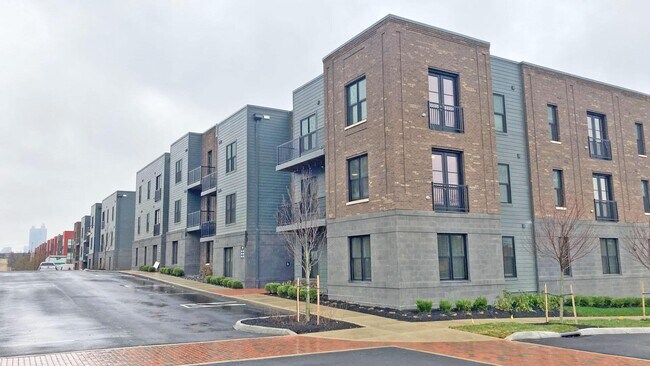 1020 Lusso Ave Unit 200