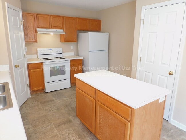 Photo - 5402 Carriage Woods Dr