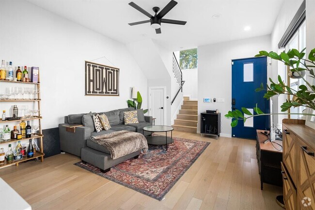 Building Photo - 4712 Reyes St Unit 2 Rental