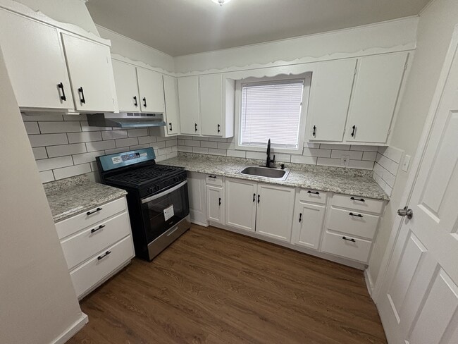 Photo - 5708 N Detroit Ave