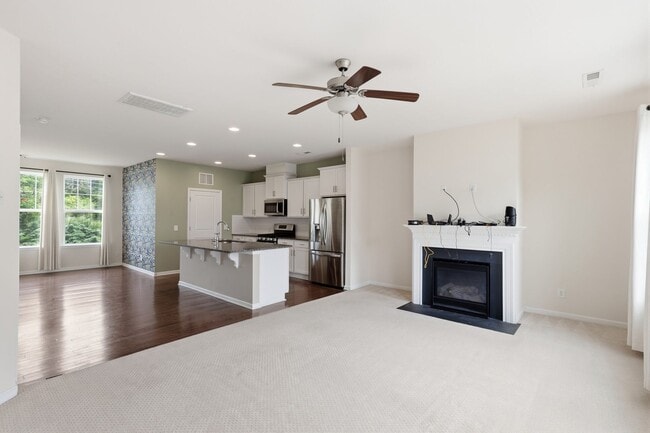 Photo - 4bd 3.5bath TWH close to LoSo, South End, Uptown, NoDa