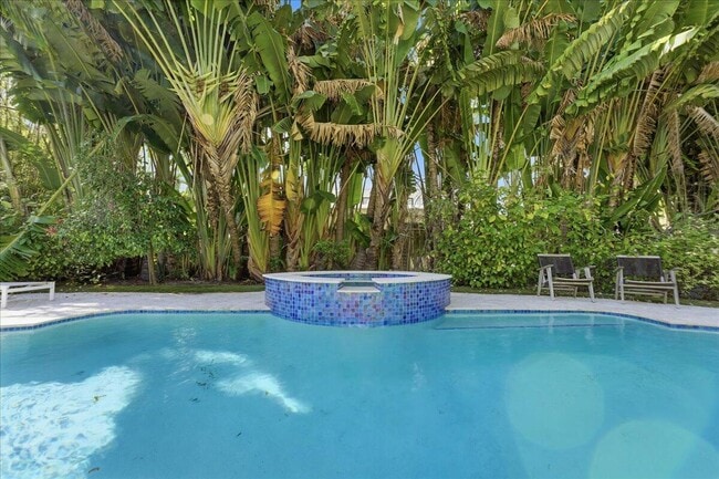 Photo - 459 NE 15th Ave