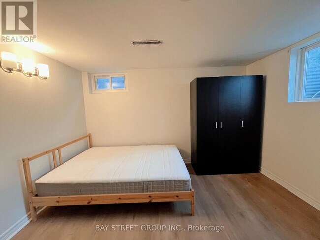 Photo - 12 Wakil Dr