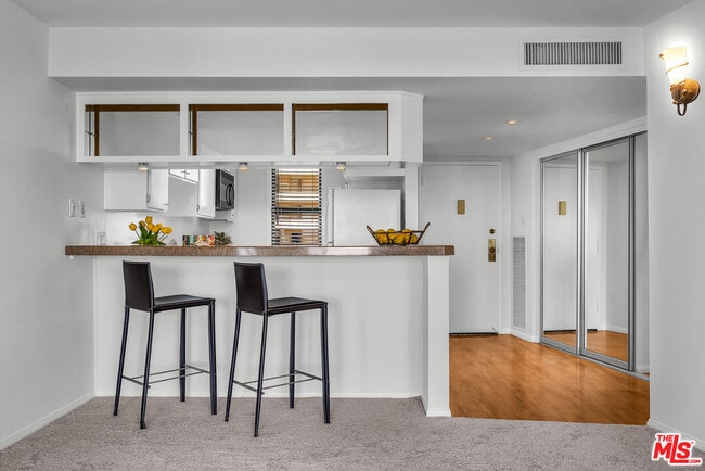 Photo - 4337 Marina City Dr Unidad 643