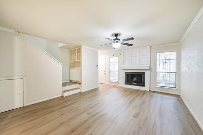 Photo - 5917 Fairdale Ln Unit 10