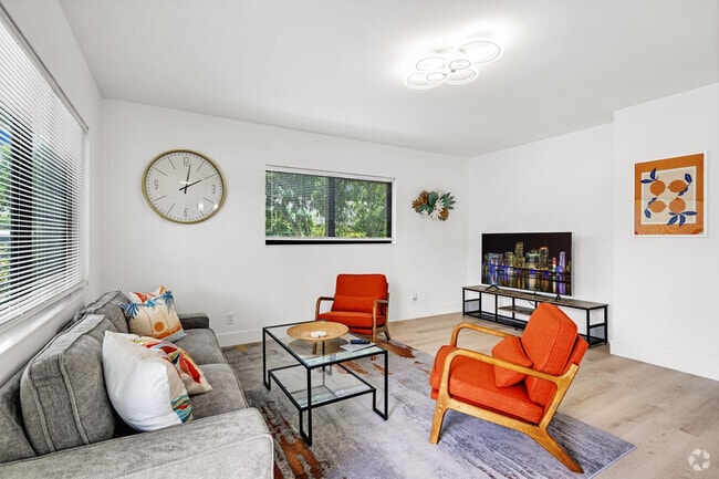 Building Photo - 1630 SW 4th Ave Rental