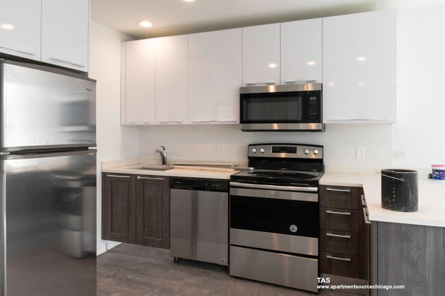 Photo - 940 W Winona St Unit 302