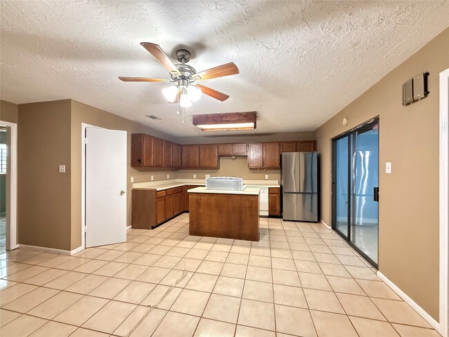 Building Photo - 13218 Avonshire Dr