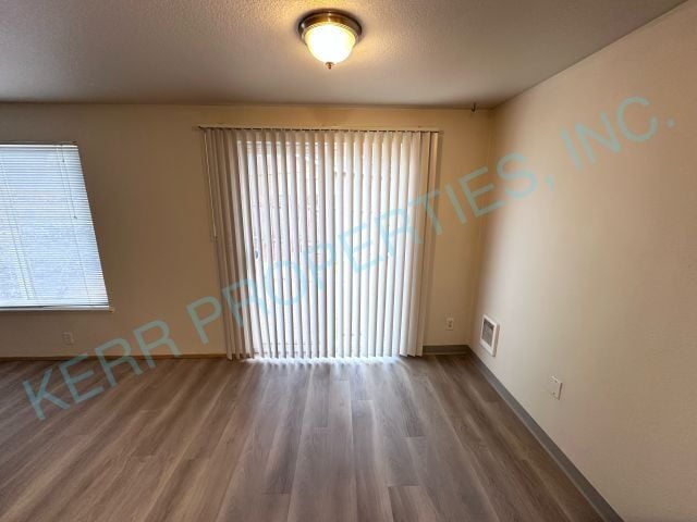 Photo - Charming 2-Bedroom Multiplex in Portland with Cozy 862 Sq Ft Layout - Perfect for Urban Living!