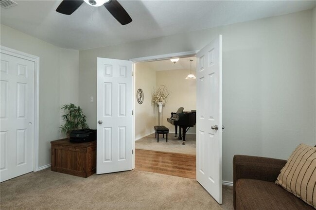 Photo - 105 Justin Leonard Dr