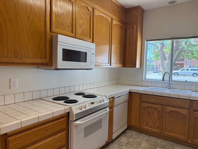 Photo - 1296 Woodhaven Ln