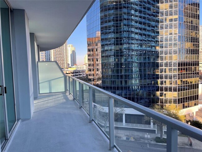 Photo - 400 Central Ave Unidad 606