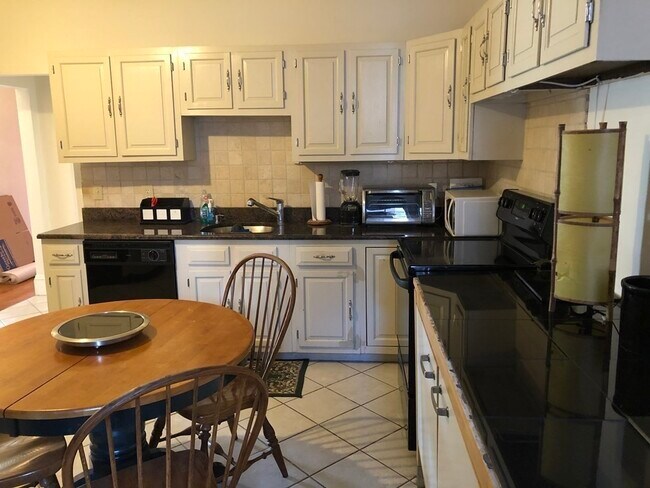 Photo - 369 Tappan St Apartment Unit 3