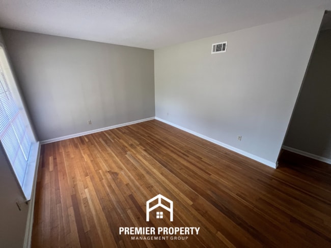Photo - 4910 Cloister Ave