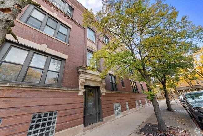 Building Photo - 1409 E 61st Pl Rental