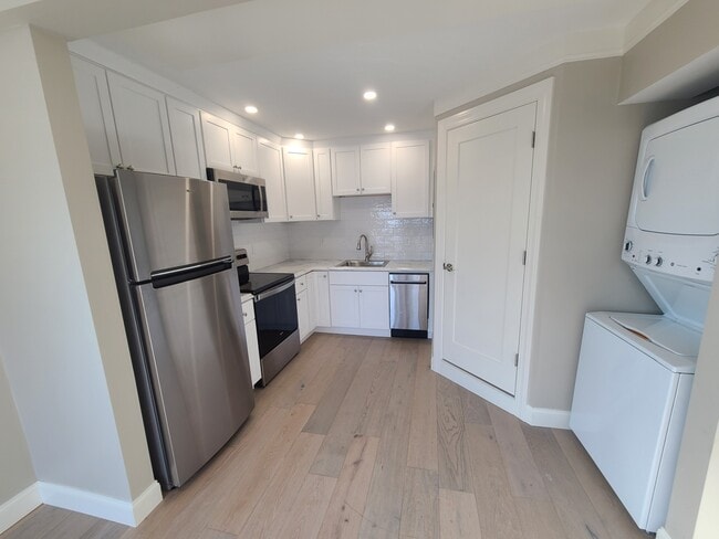 Photo - 77 Harbor View Ave Unit B