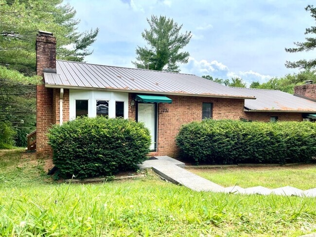 Building Photo - 1721 Todd Dr Unit Todd Drive Duplex Rental