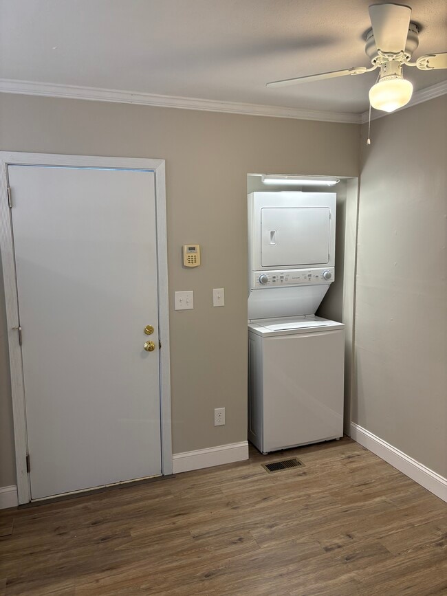 Photo - 307 Boundary Ln