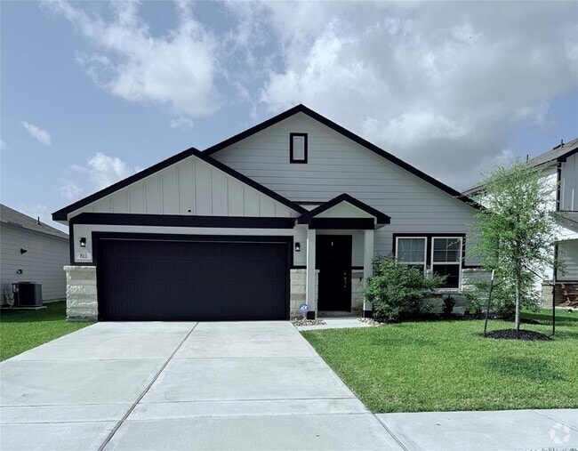 Building Photo - 811 Brookside Dr Rental