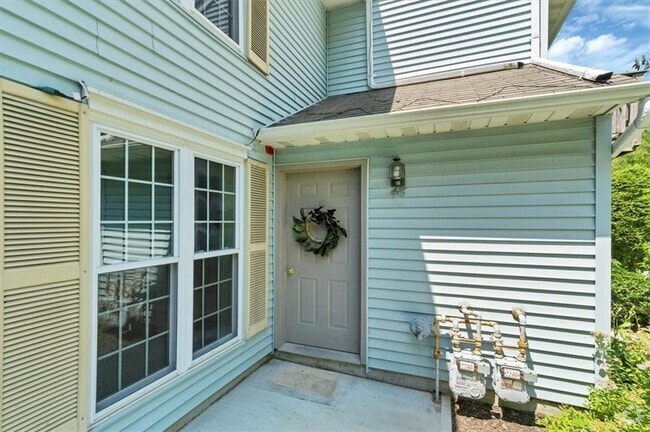 Building Photo - 48 Homestead Village Dr