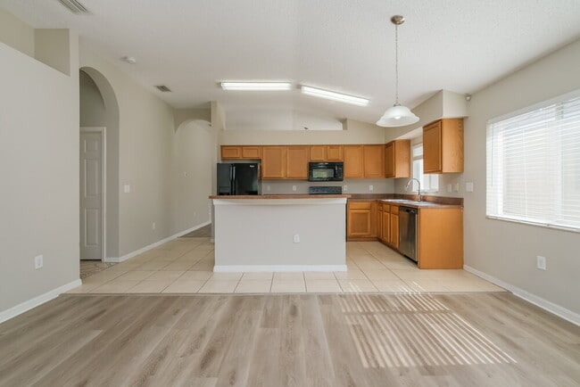 3123 Summer House Dr
