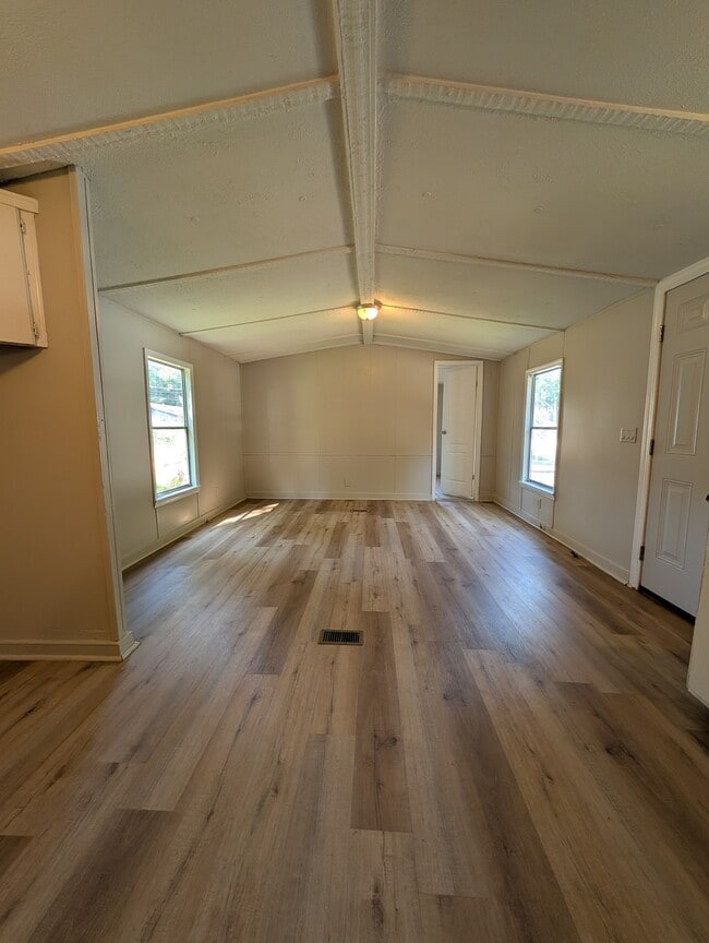 Photo - 412 McElhaney Rd